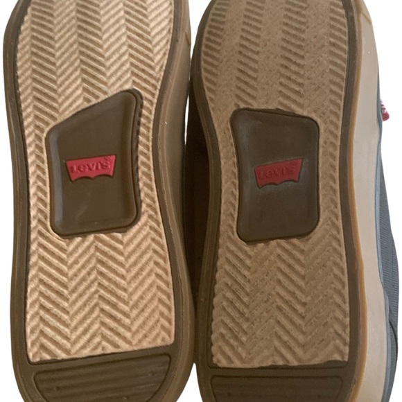 Men’s Levi sneakers nwt size 10 - Picture 2 of 3